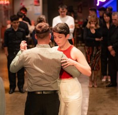 Introducción al tango con Inés Muzzopappa y Martín Chili